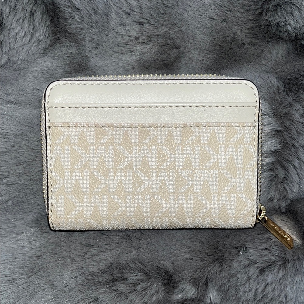 Michael Kors Wallet - Picture 2 of 3